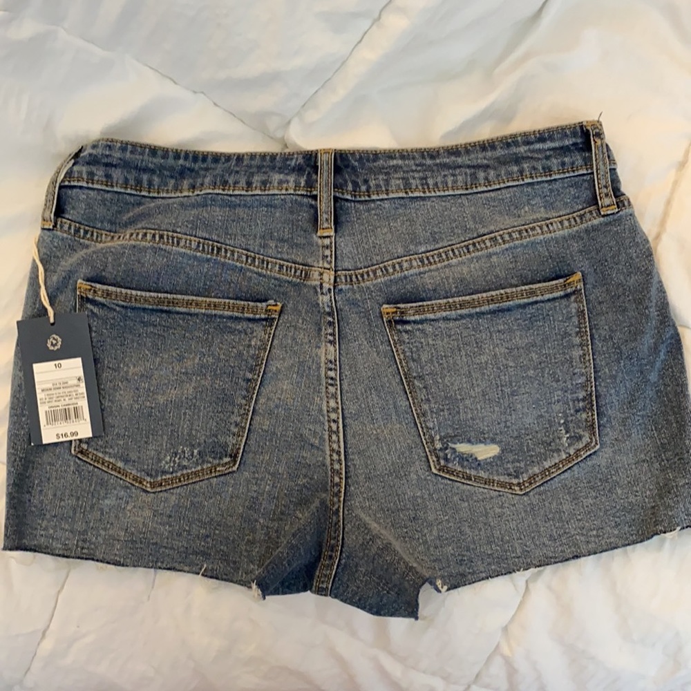 Mid Rise Jean Shorts - Universal Thread - Picture 2 of 2